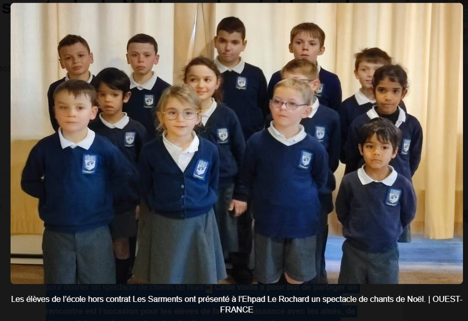 Spectacle de Noël pour les résidents de l’Ehpad à Bais